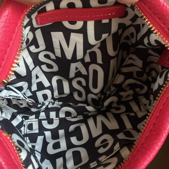 MARC BY MARC JACOBS🩷POP PINK🩷 "CLASSIC Q PERCY" 💯% COW LEATHER CROSSBODY BAG - Picture 15 of 17